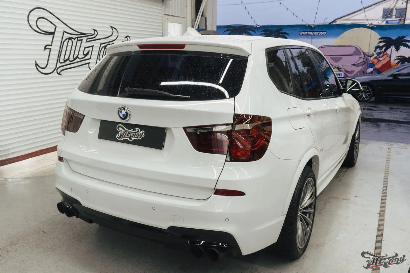 Изготовили и установили сабвуферный гриль для BMW X3